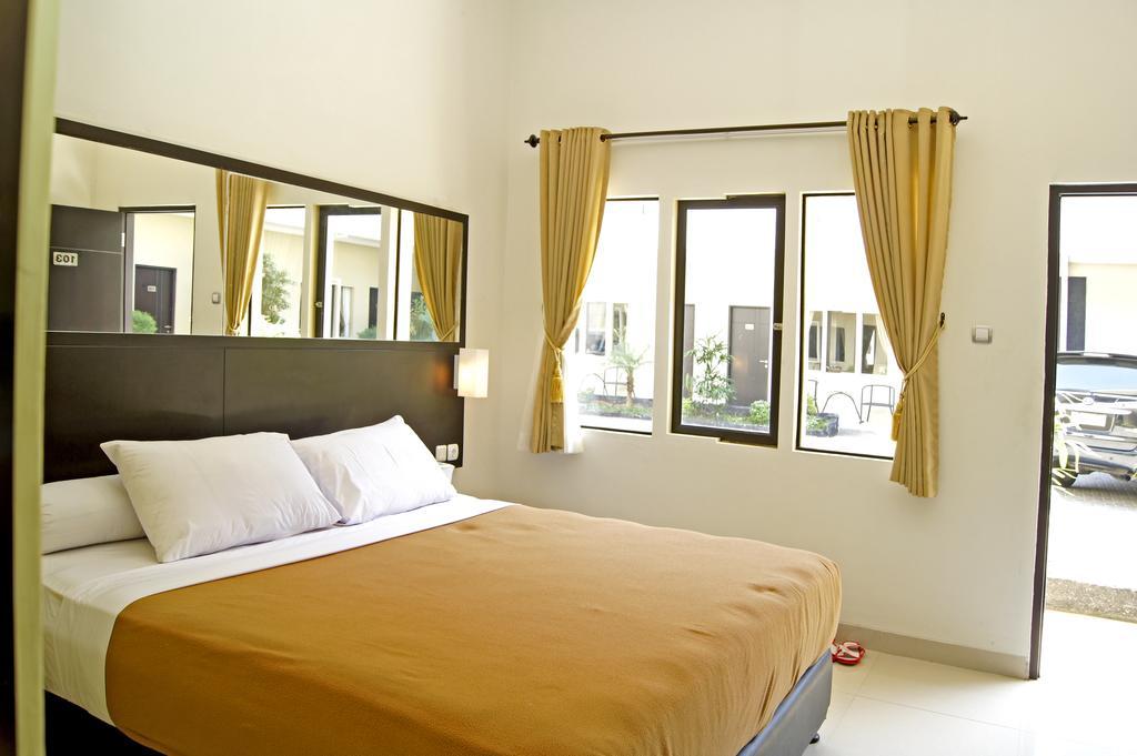 The Winner Premier Hotel Pemalang Habitación foto