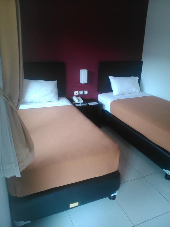 The Winner Premier Hotel Pemalang Habitación foto